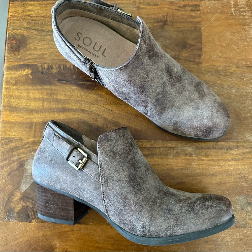 Soul Naturalizer faux leather comfort buckle booties ladies size 10